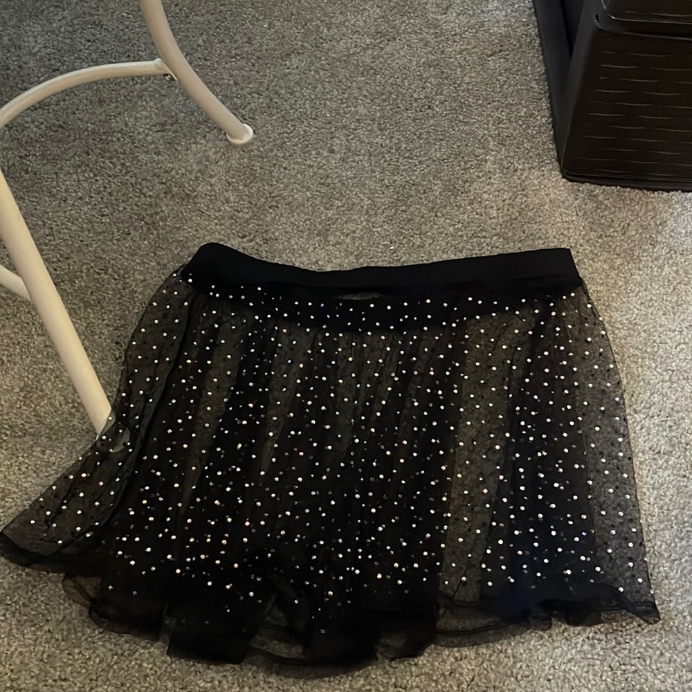 worn  wants for New Year’s. Great condition. Great quality just too big.